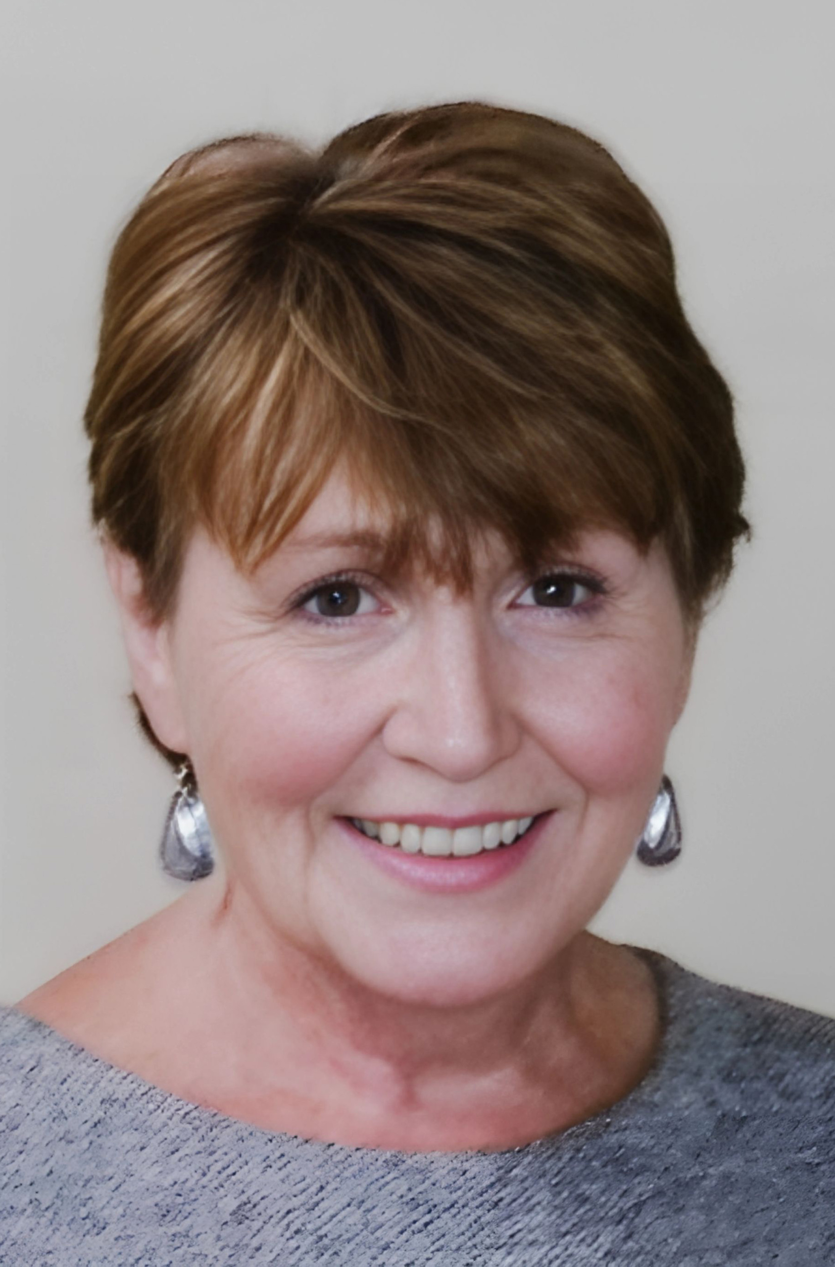 Brenda Hanna, experienced real estate agent at Wilson Real Estate, specializing in home buying and selling in Columbia, SC.